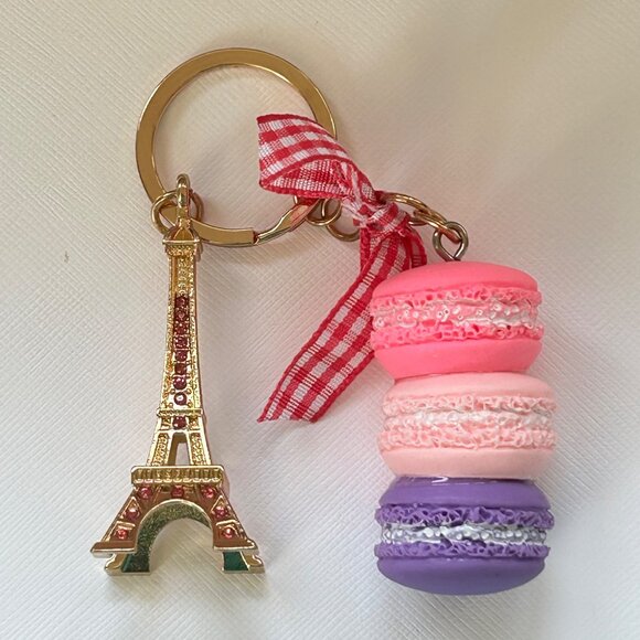 Eiffel Tower & Macaron Paris Souvenir Keychain With Gingham Bow - Picture 4 of 4